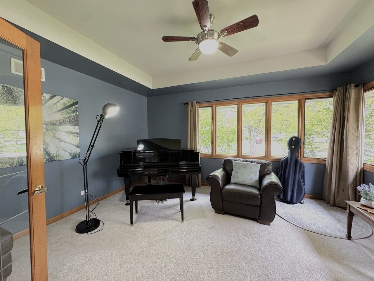 623 Steamboat Rd - Photo 6 of 37