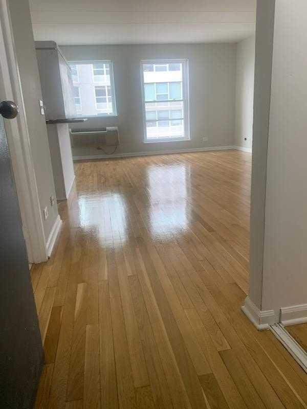 711 W Gordon Ter #509 - Photo 3 of 14