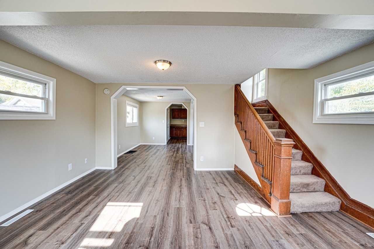 570 5th Ave - Photo 4 of 18