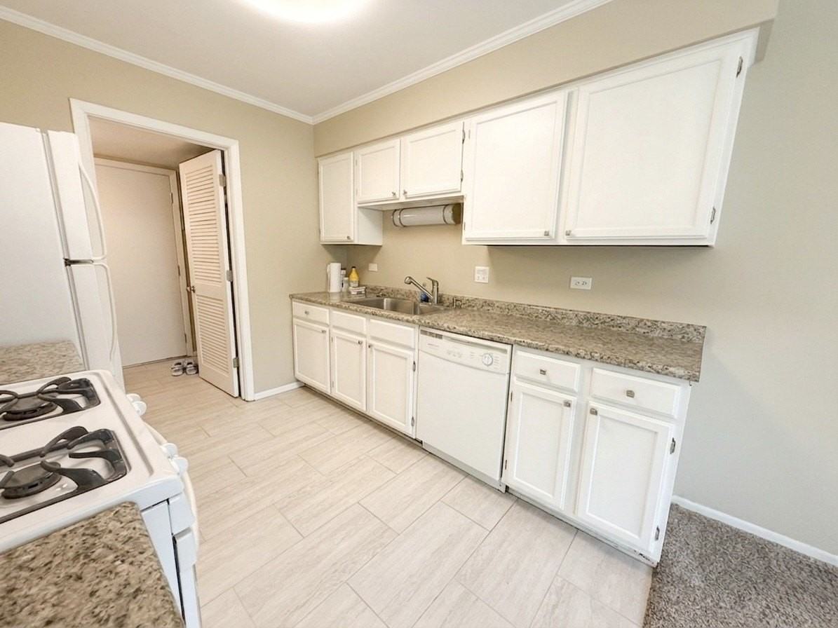 1344 Barclay Ln #1344 - Photo 2 of 14