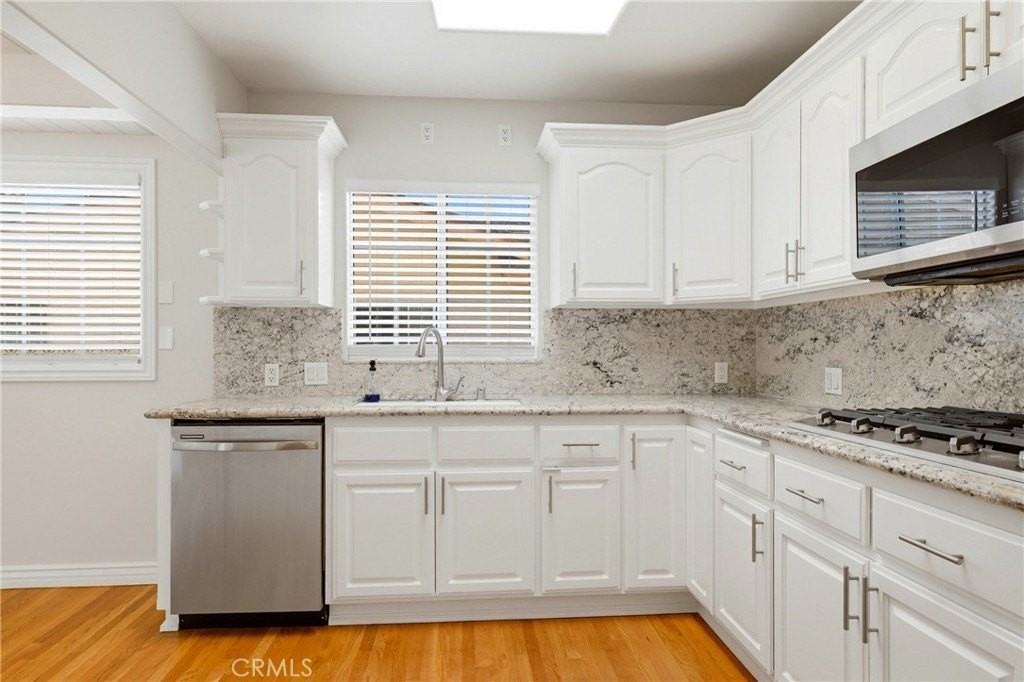 1506 Louise Ave - Photo 6 of 45