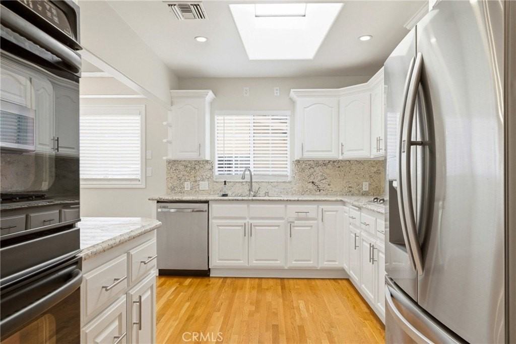 1506 Louise Ave - Photo 7 of 45