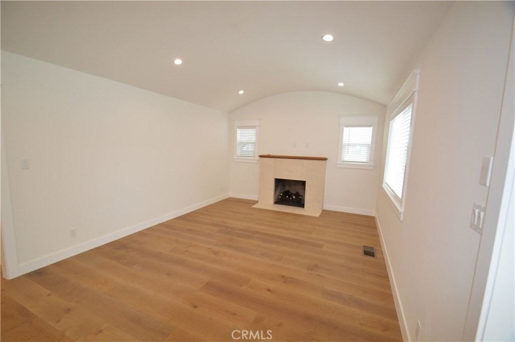 1443 N Evergreen St - Photo 2 of 12