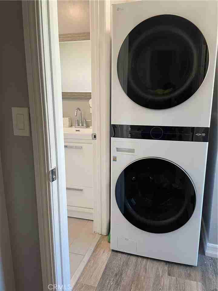 538 W 111th Pl - Photo 7 of 9
