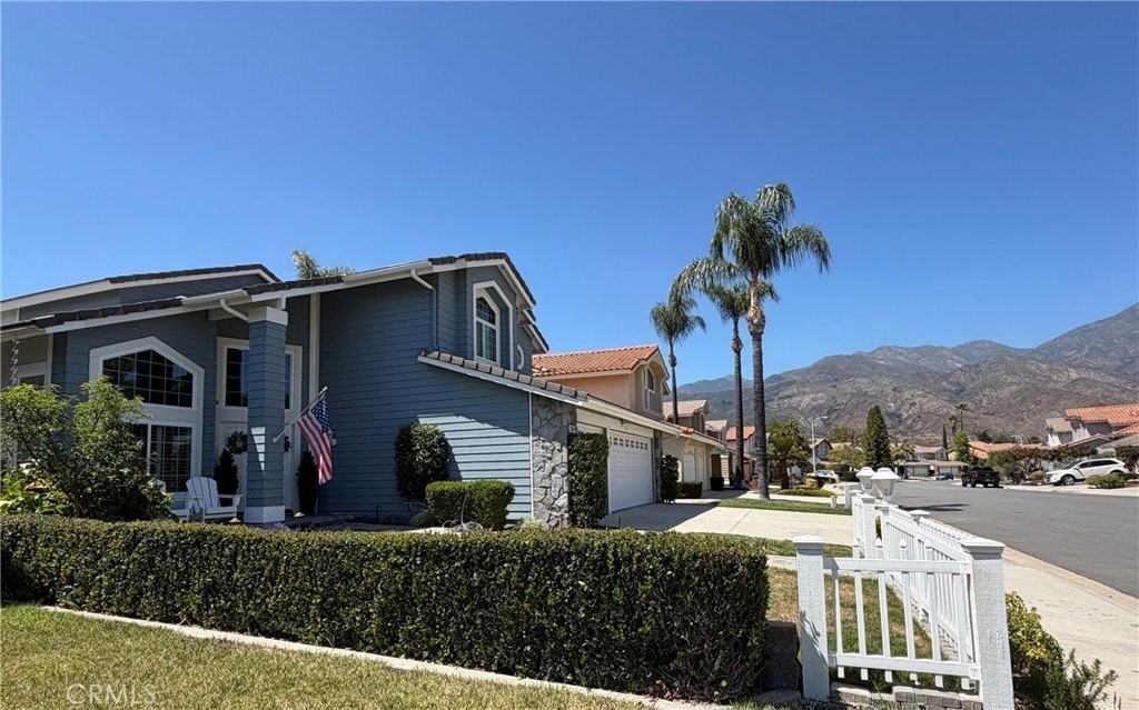 20891 Shadow Rock Ln - Photo 2 of 27