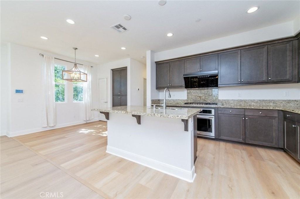 12247 Cielo Dr - Photo 4 of 31