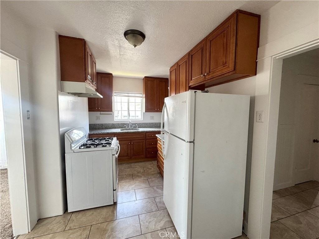 468 W 2nd St #1-2