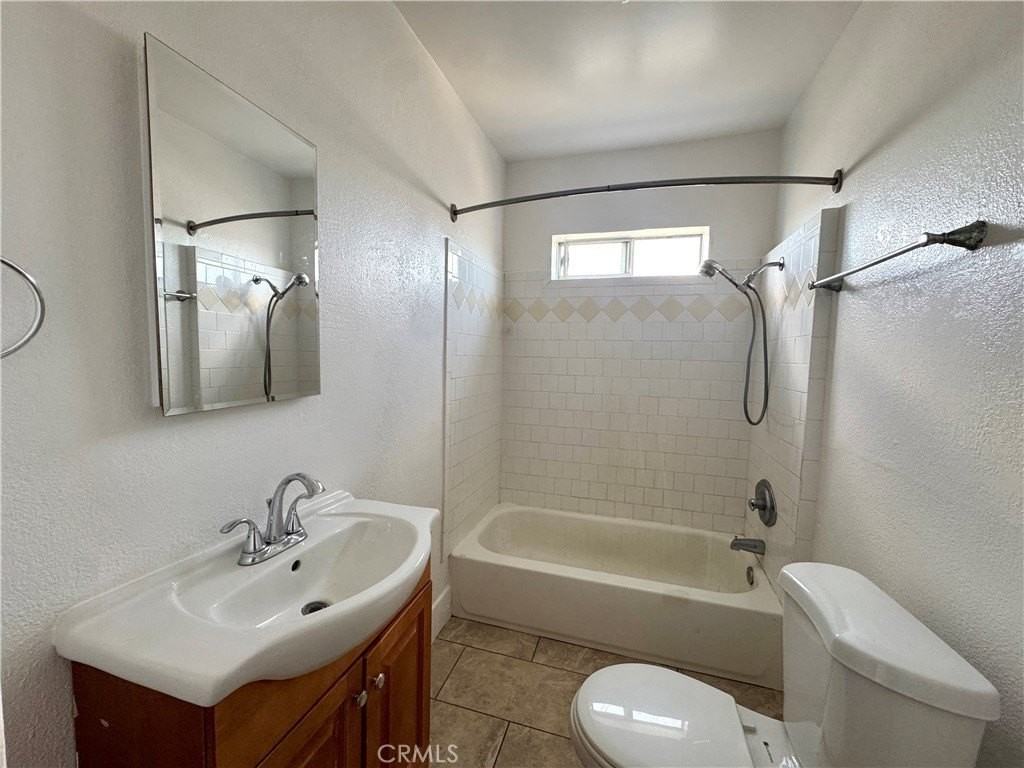 468 W 2nd St #1-2 - Photo 2 of 8