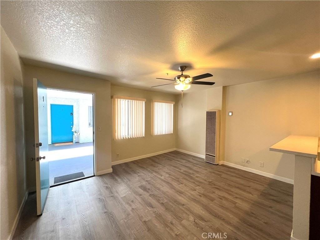 4307 W 142nd St #9 - Photo 5 of 19