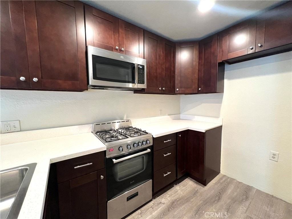 4307 W 142nd St #9 - Photo 7 of 19