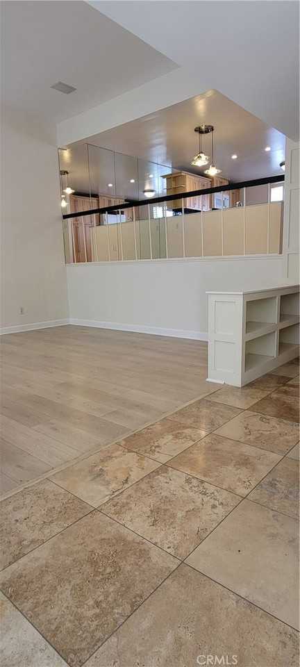 4279 W Sarah St - Photo 2 of 40