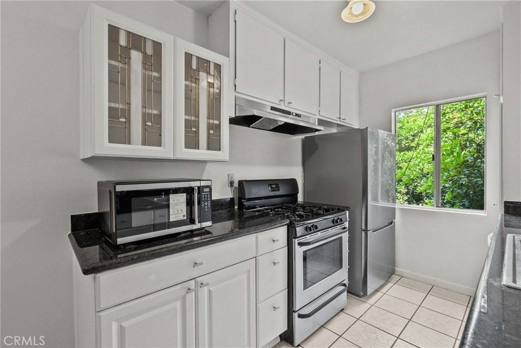 5055 Coldwater Canyon Ave #217 - Photo 4 of 34