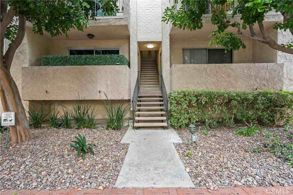 5055 Coldwater Canyon Ave #217 - Photo 7 of 34
