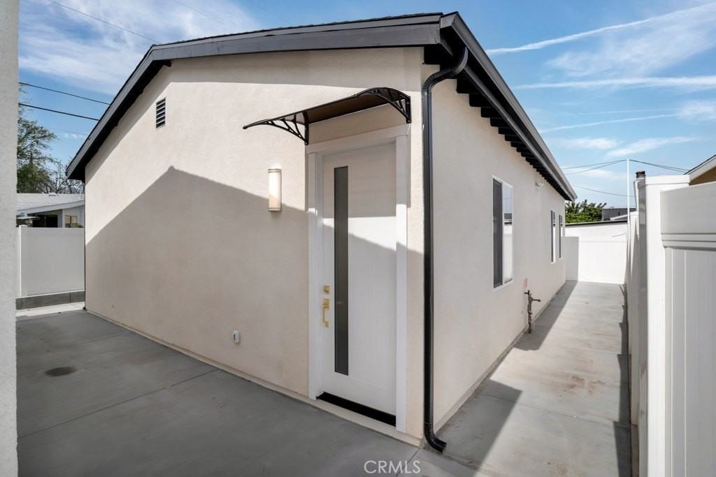 10327 Wish Ave #1-4