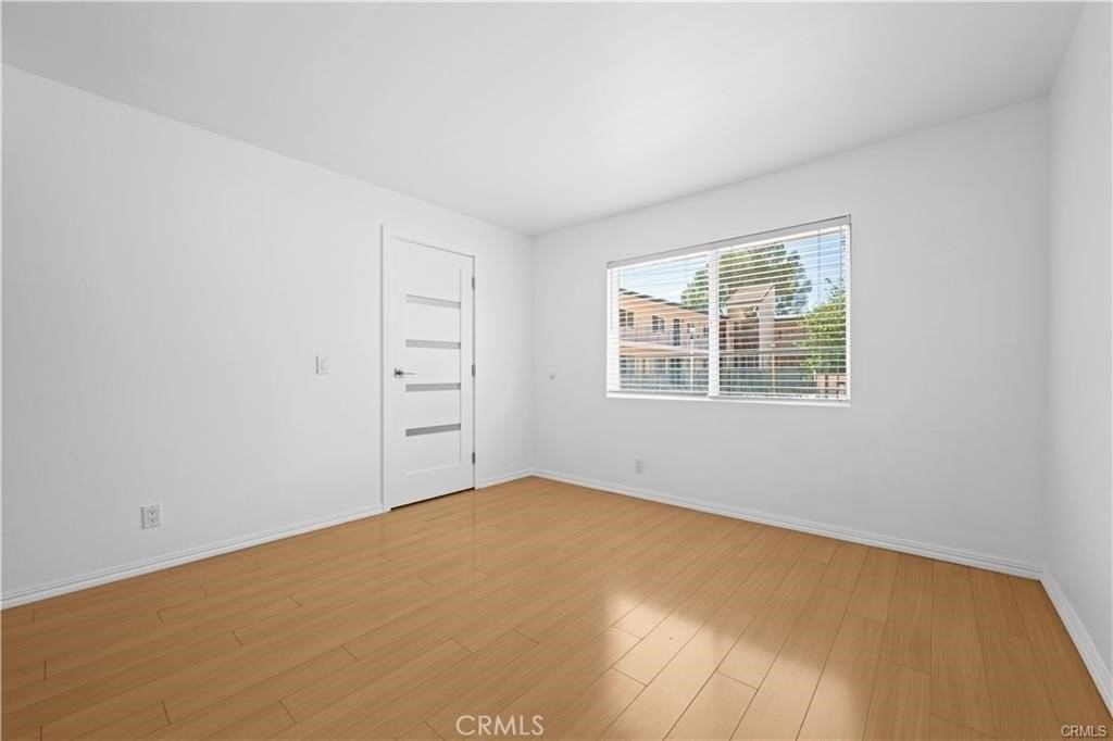 2940 N Verdugo Rd #214 - Photo 4 of 10