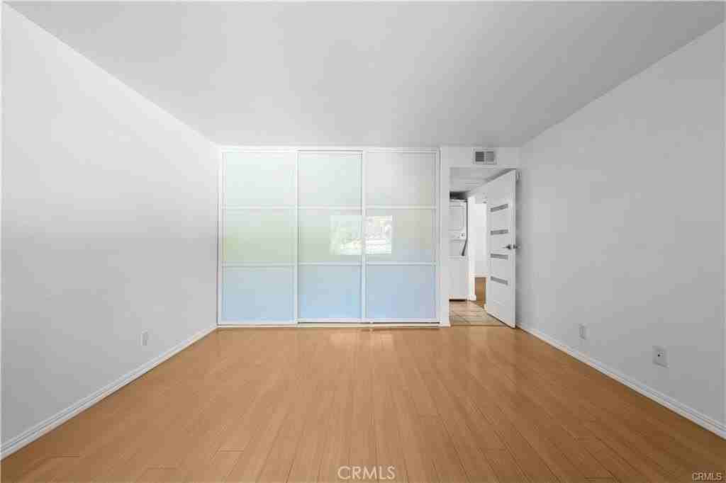 2940 N Verdugo Rd #214 - Photo 5 of 10