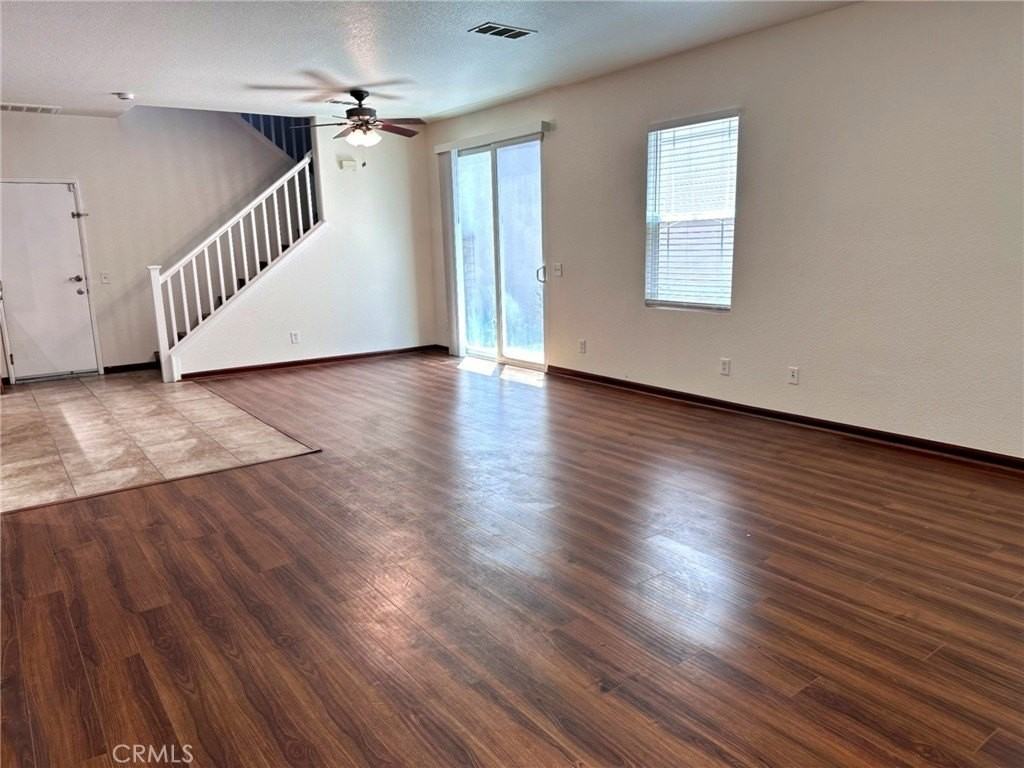 27386 Dearborn Dr - Photo 3 of 15