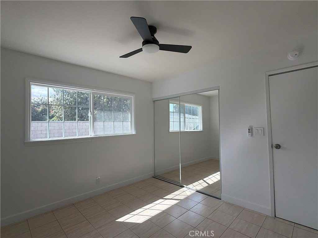 11937 Elliott Ave - Photo 2 of 16