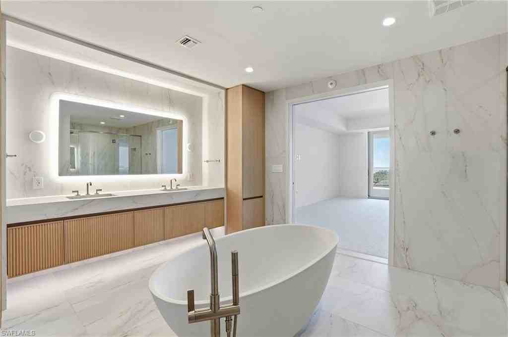 5100 Seagrass Blvd #306 - Photo 7 of 50