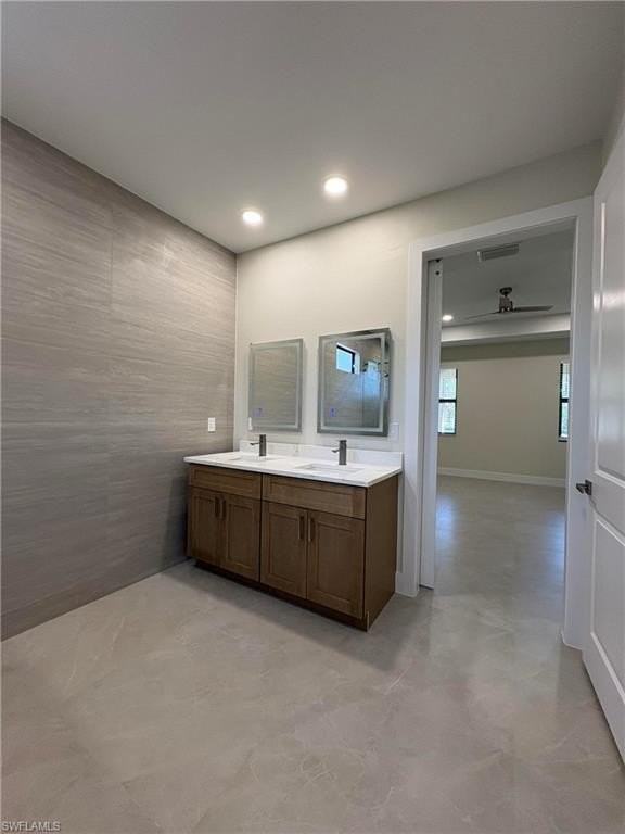 538 37th Ave Ne - Photo 5 of 14