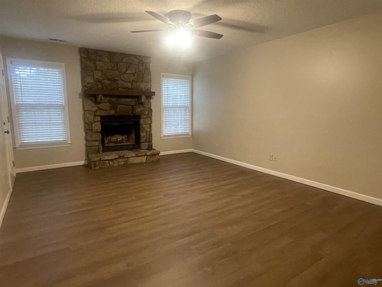 1808 Hollytree Dr Nw - Photo 5 of 27