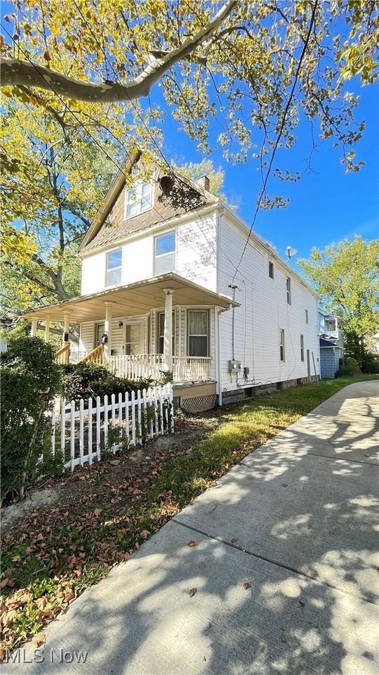 4322 Bush Ave #UP - Photo 2 of 31