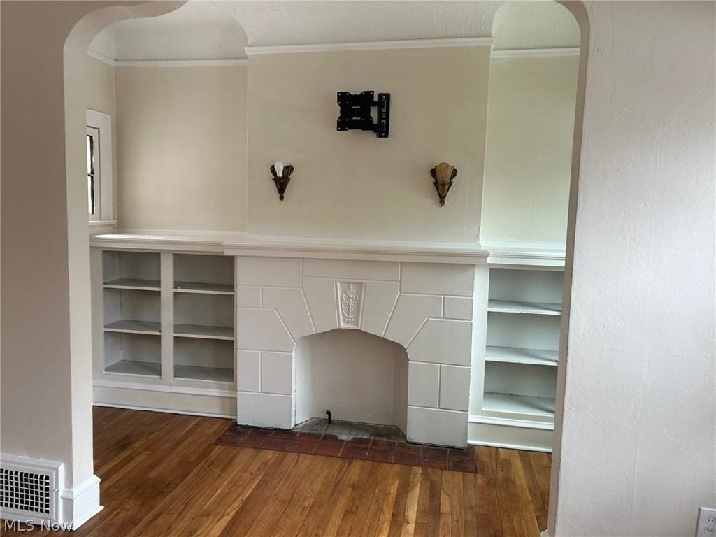 1311 W 69th St #1 - Photo 4 of 21