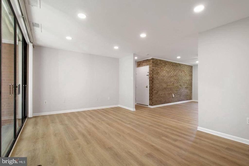 728 Quince Orchard Blvd #201 - Photo 4 of 19