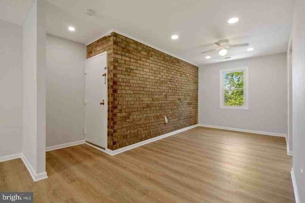 728 Quince Orchard Blvd #201 - Photo 7 of 19