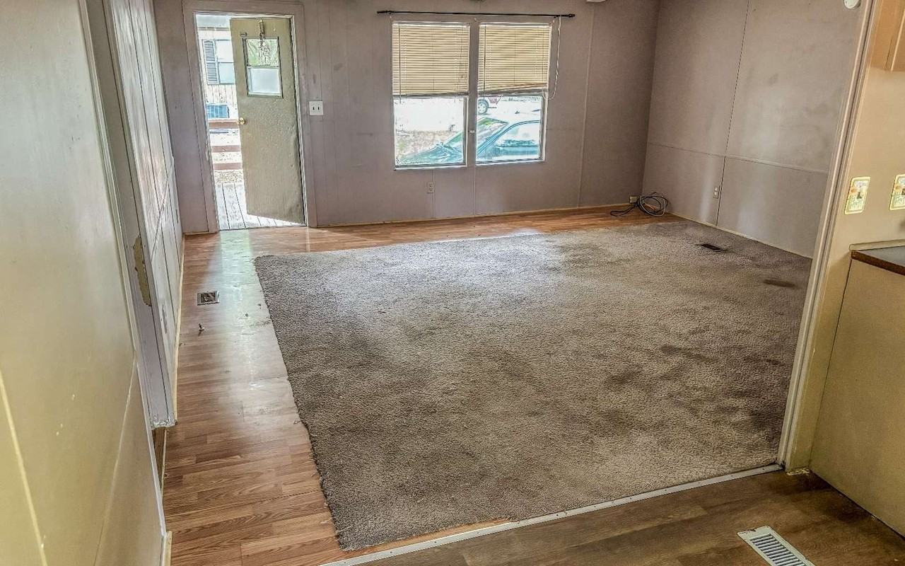 313 Nw Park Dr - Photo 2 of 9