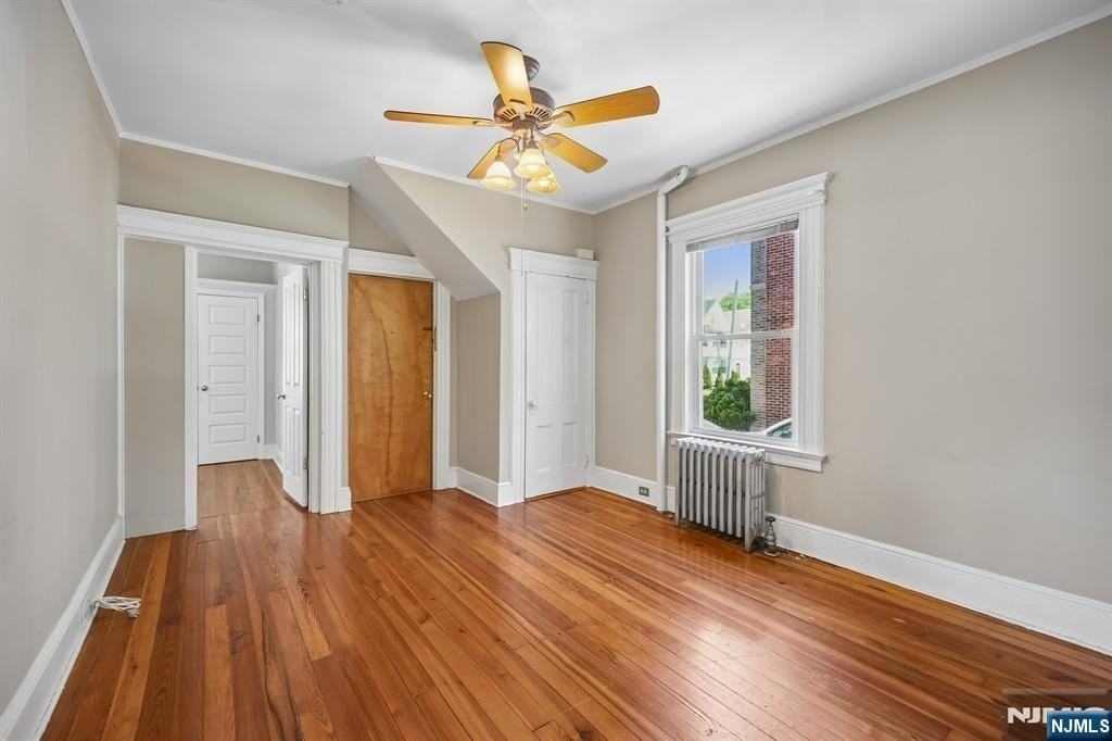 76 Montague Pl - Photo 5 of 20