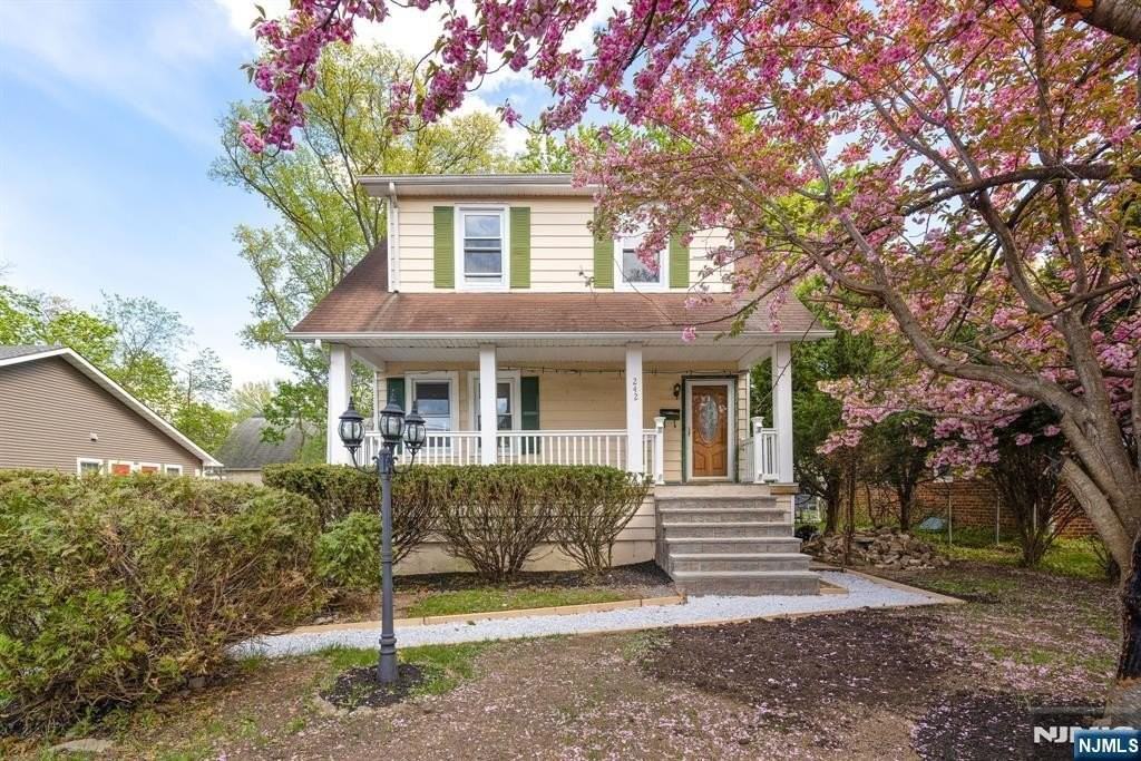 242 Myrtle Ave