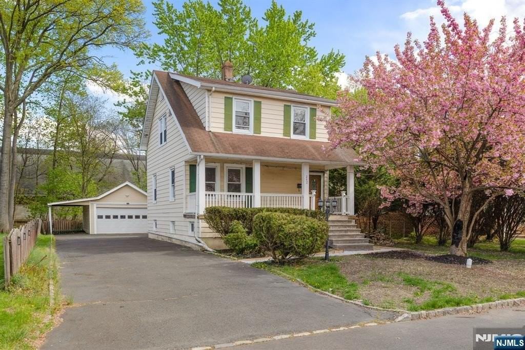 242 Myrtle Ave - Photo 2 of 31
