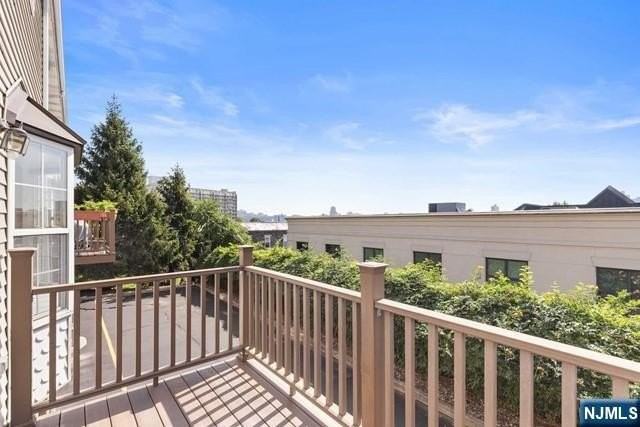 119 Panorama Dr - Photo 4 of 36
