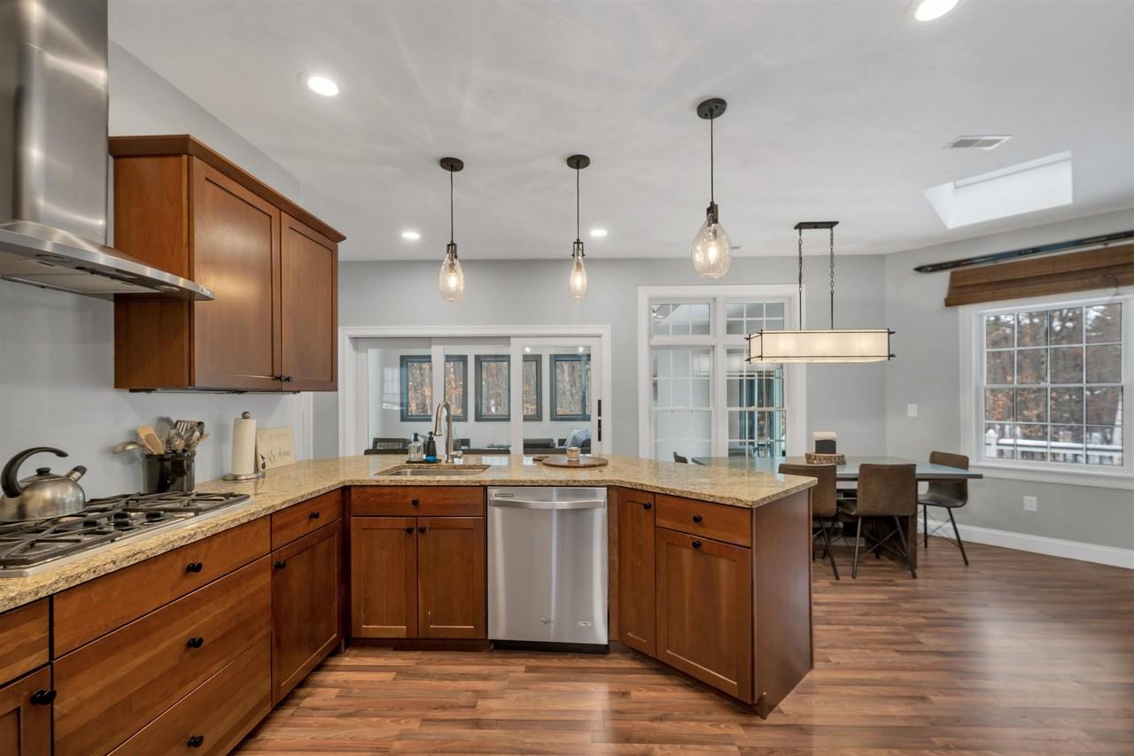 41 Regis Rd - Photo 5 of 42