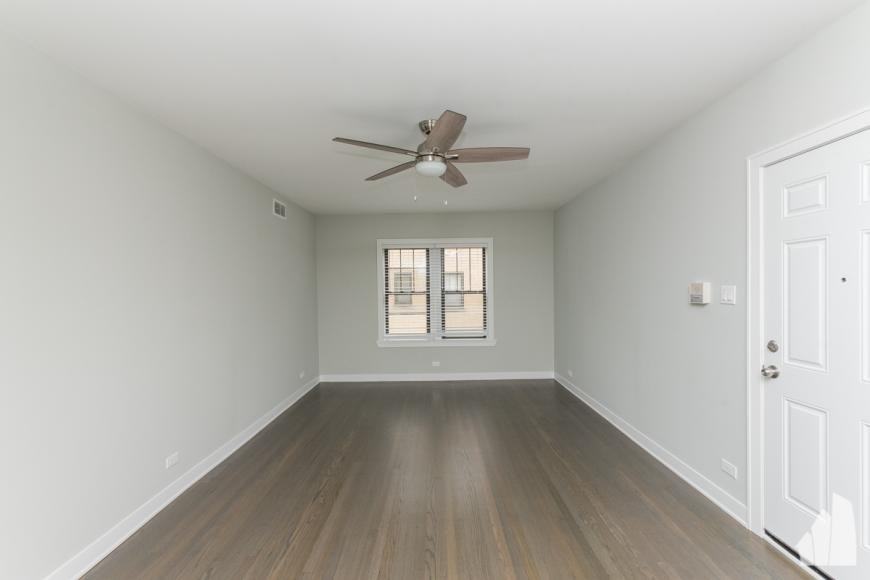 1944 W Wilson Ave - Photo 4 of 10