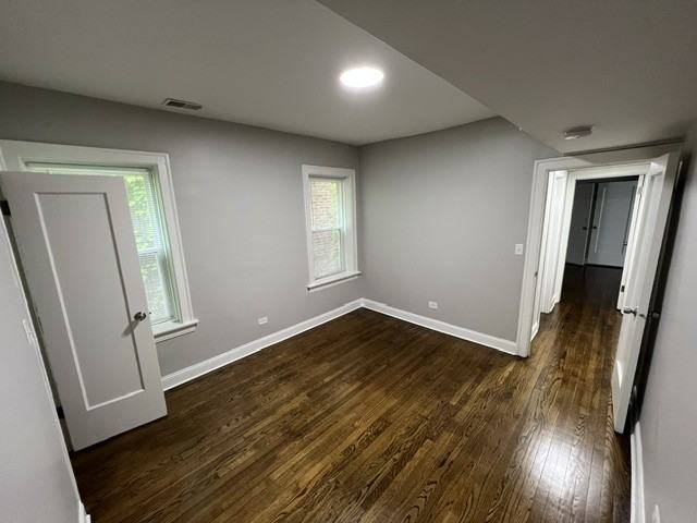 7625 S Essex Ave Apt 1st #1 - Photo 6 of 10