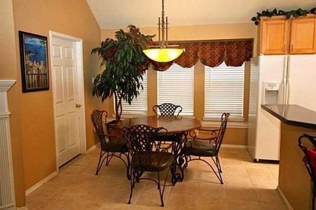 2705 Grand Canyon Ct - Photo 3 of 7