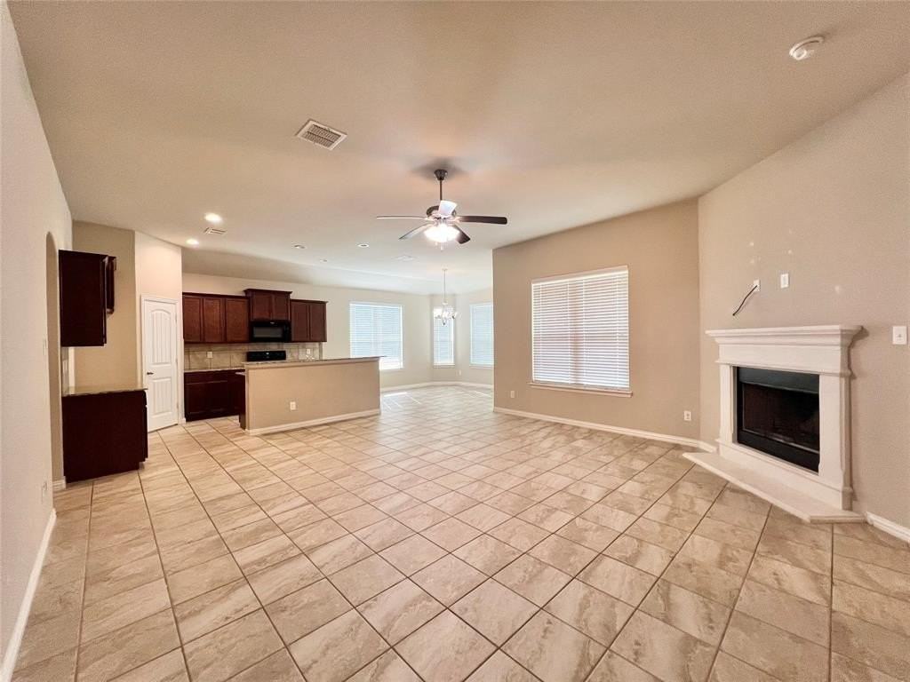 215 Clark Dr - Photo 5 of 30