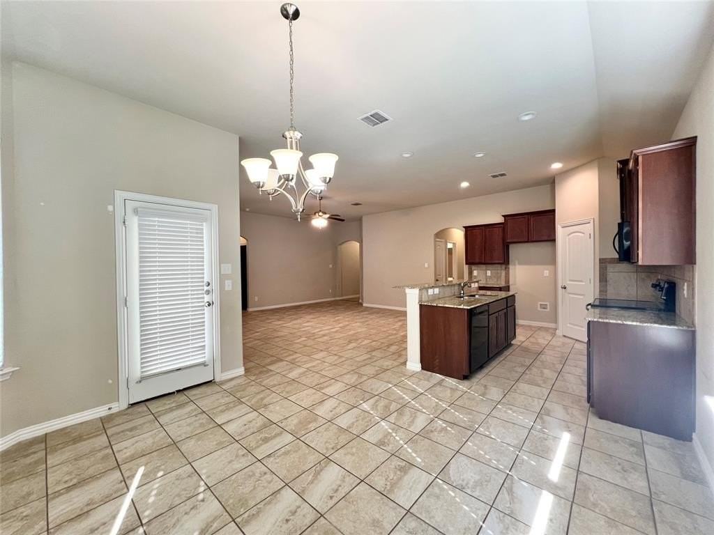 215 Clark Dr - Photo 7 of 30