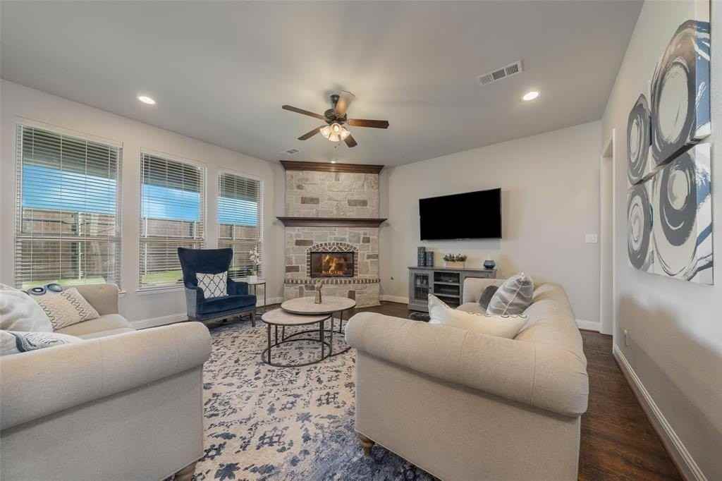 220 Evening Sun Dr - Photo 2 of 16