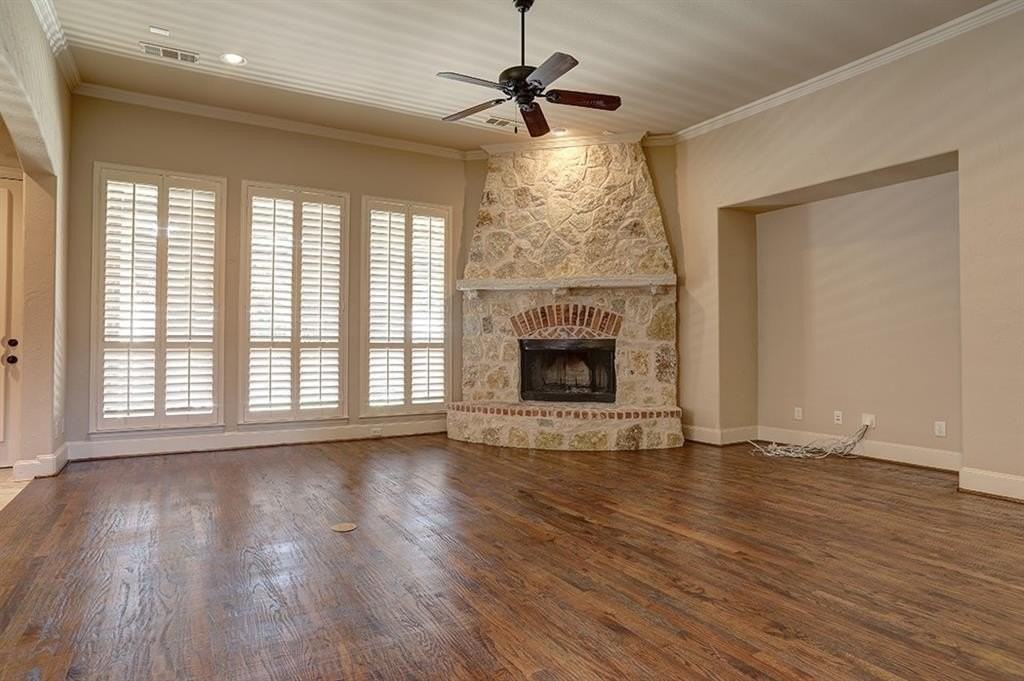 2231 Hague Dr - Photo 3 of 30