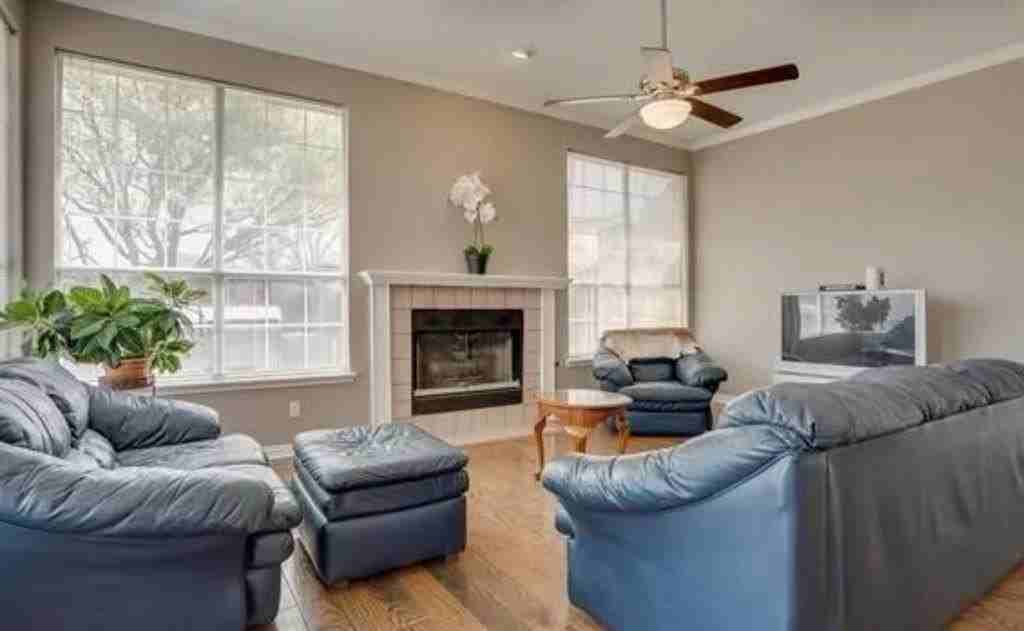 5837 Poole Dr - Photo 2 of 26
