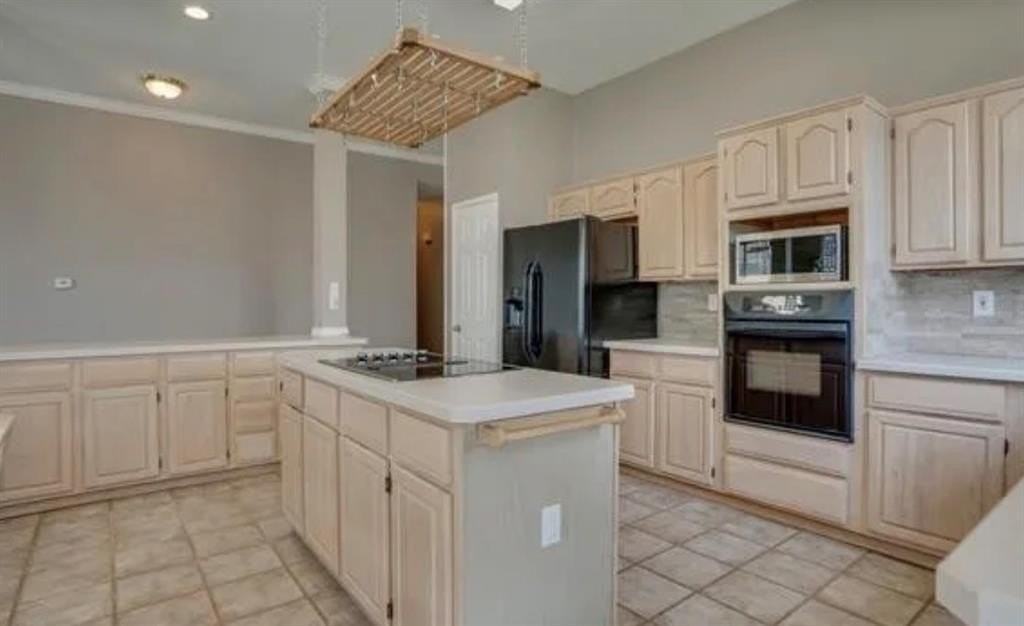 5837 Poole Dr - Photo 4 of 26