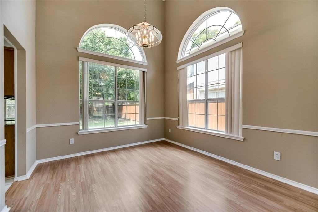 2113 Glenmont Dr - Photo 5 of 28