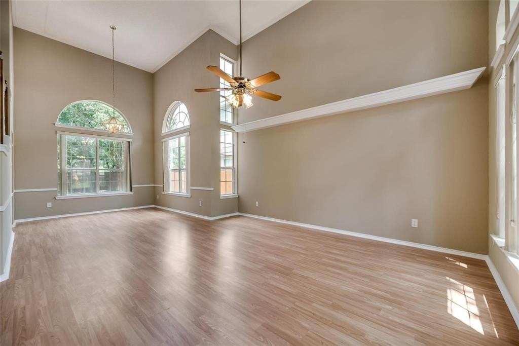 2113 Glenmont Dr - Photo 6 of 28