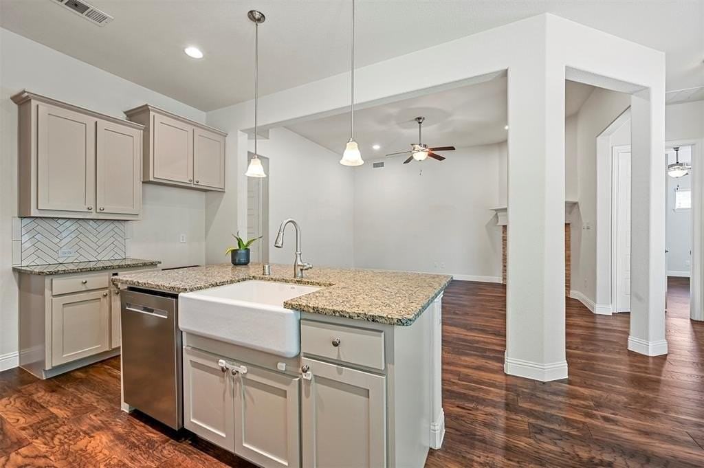 3000 Crestwater Rdg - Photo 5 of 22