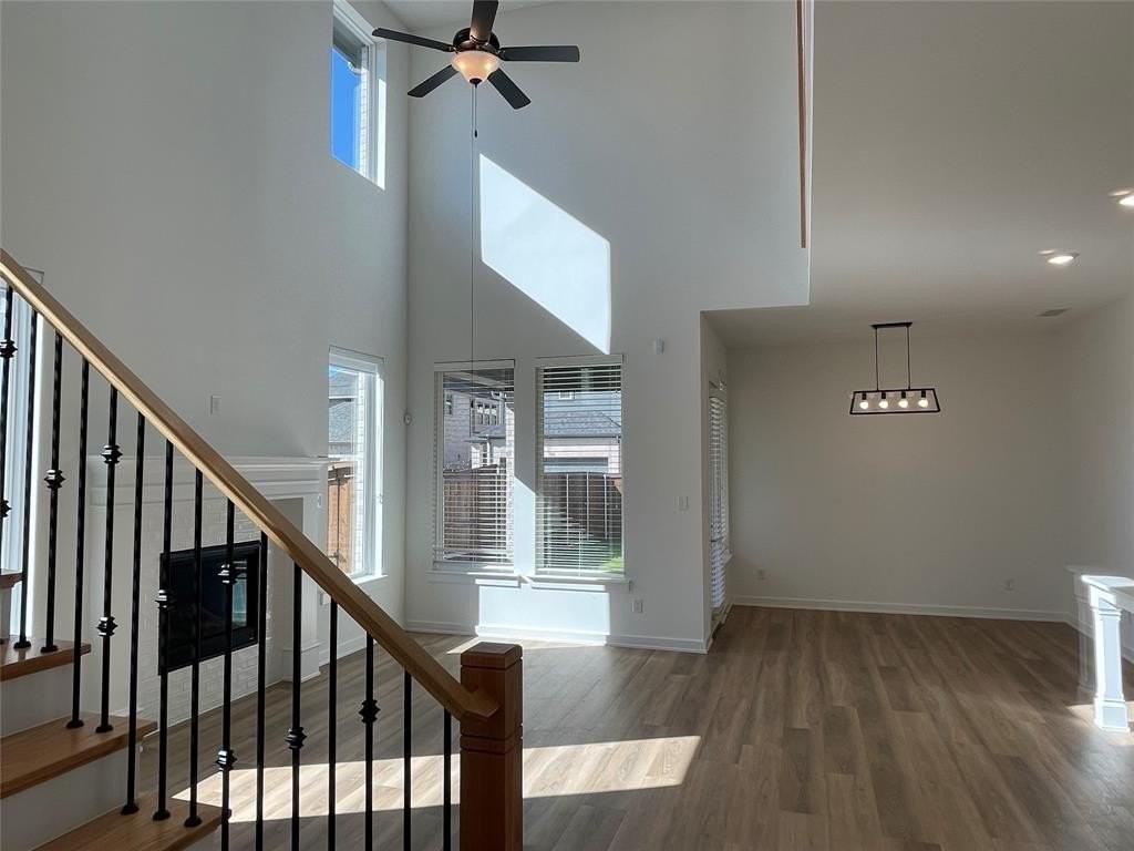 717 Fieldcrest St - Photo 6 of 39