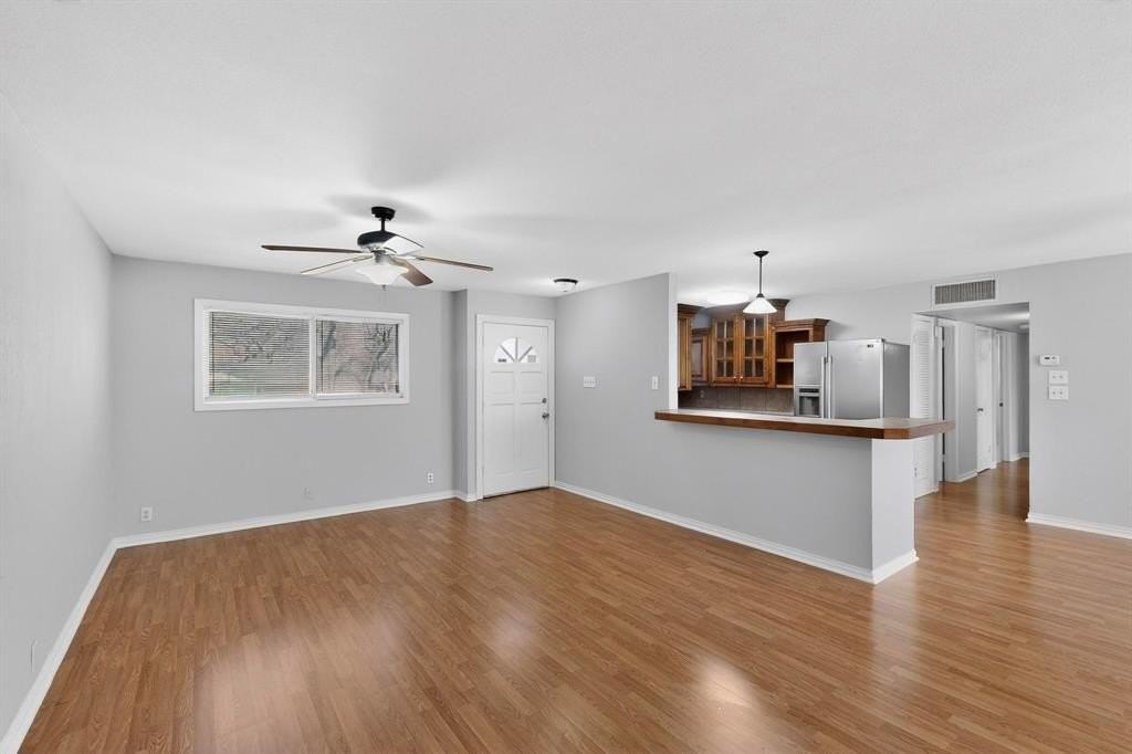 1900 Mimosa Dr - Photo 6 of 34