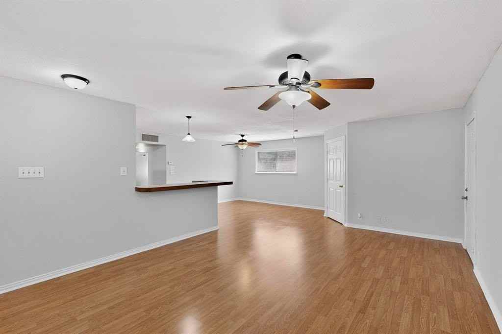 1900 Mimosa Dr - Photo 7 of 34
